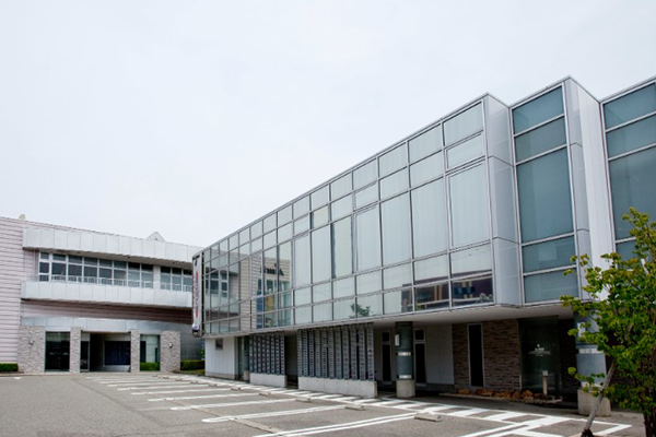 エイム21の外観